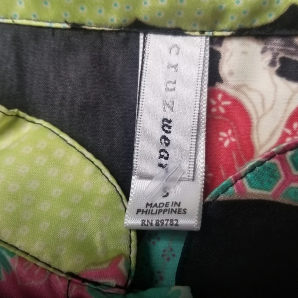 Cruz Wear by Natori Japanese print satin blouse button front Wmn's Size S - Picture 5 of 6